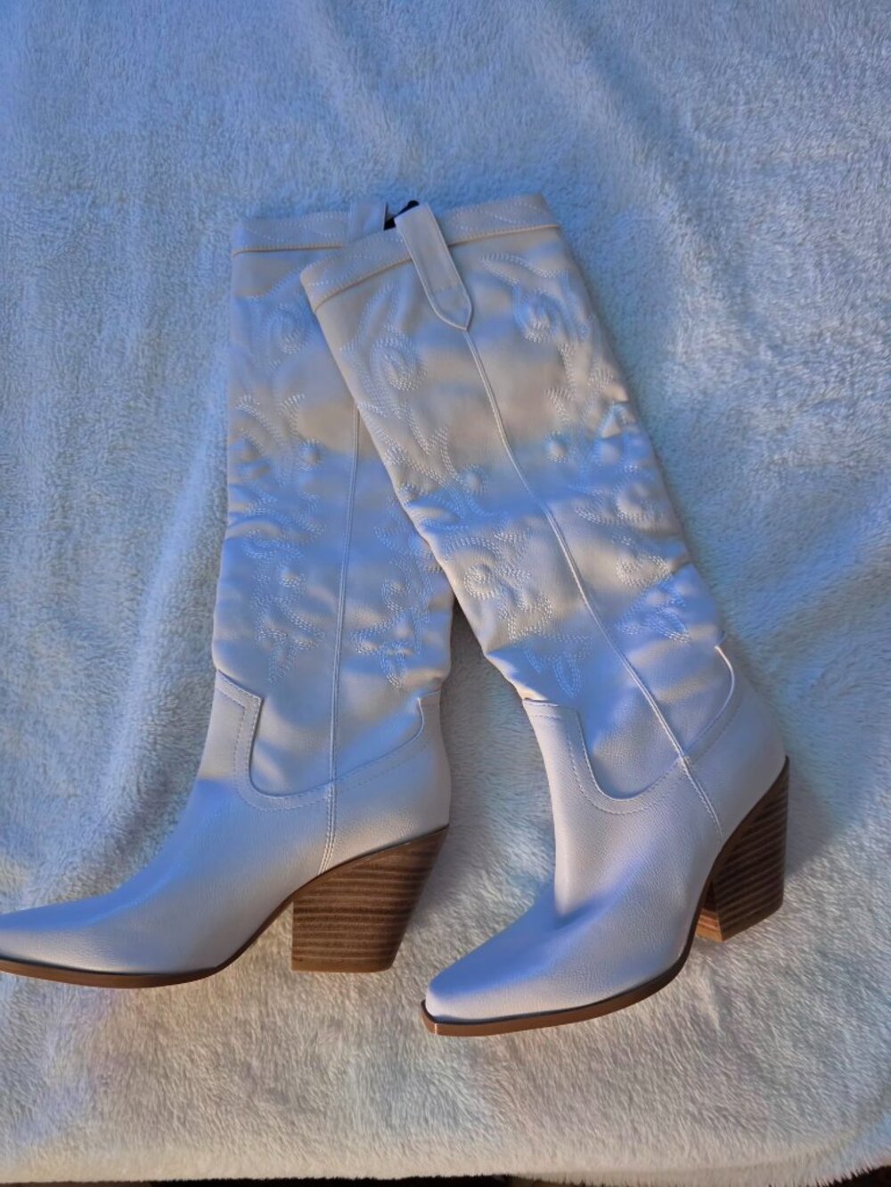 NWOT Altar’d State White Embroidered Tall Cowboy Boots Size 8 ($90 MSRP)